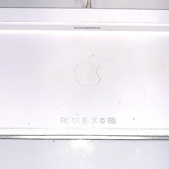 Apple USB Wired Aluminum Numeric Keyboard, Model No. A1243. - Picture 7 of 7